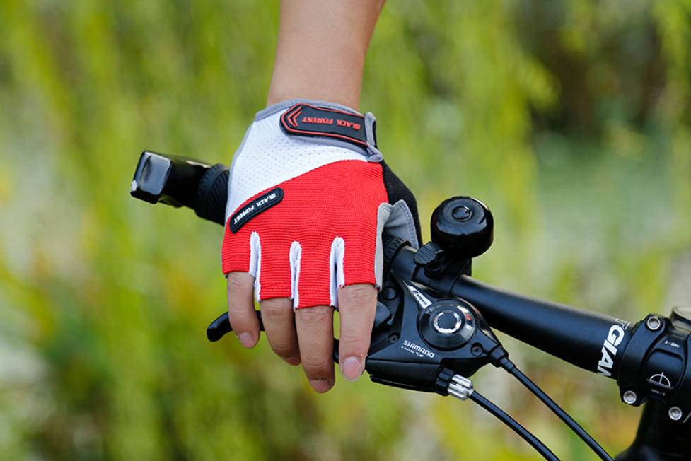 Half finger cycling gloves